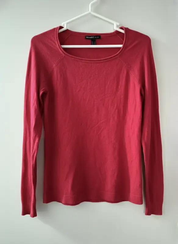 Chompa manga larga rojo marca MANGO talla  S