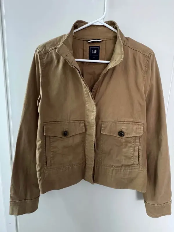 Casaca GAP camel talla M