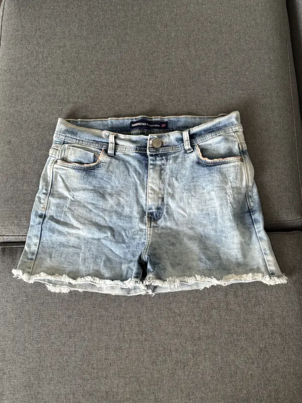 Short de Jean marca AEROPOSTALE talla 30