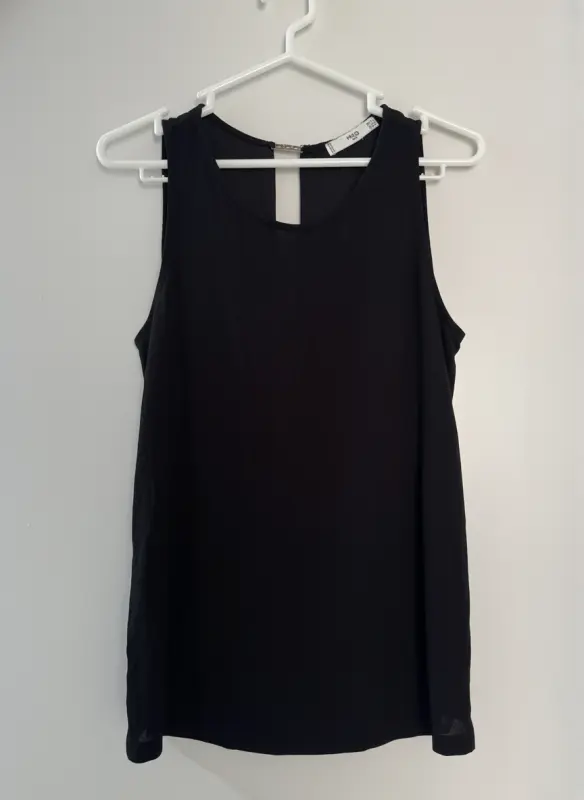 Blusa negra marca MANGO talla S