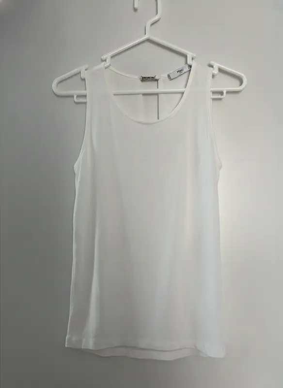 Blusa blanca marca MANGO talla XS