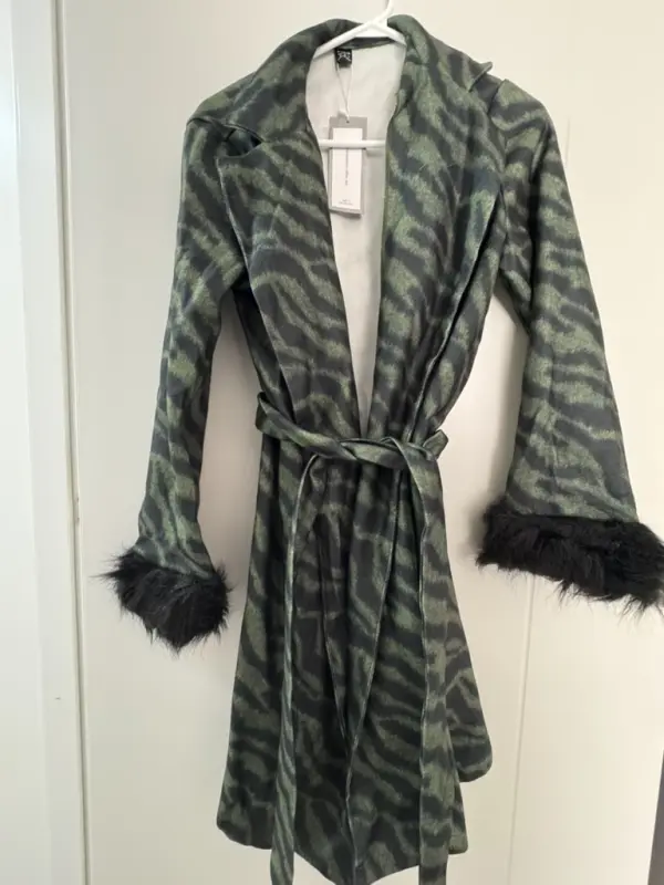 Abrigo de rayas de zebra talla M