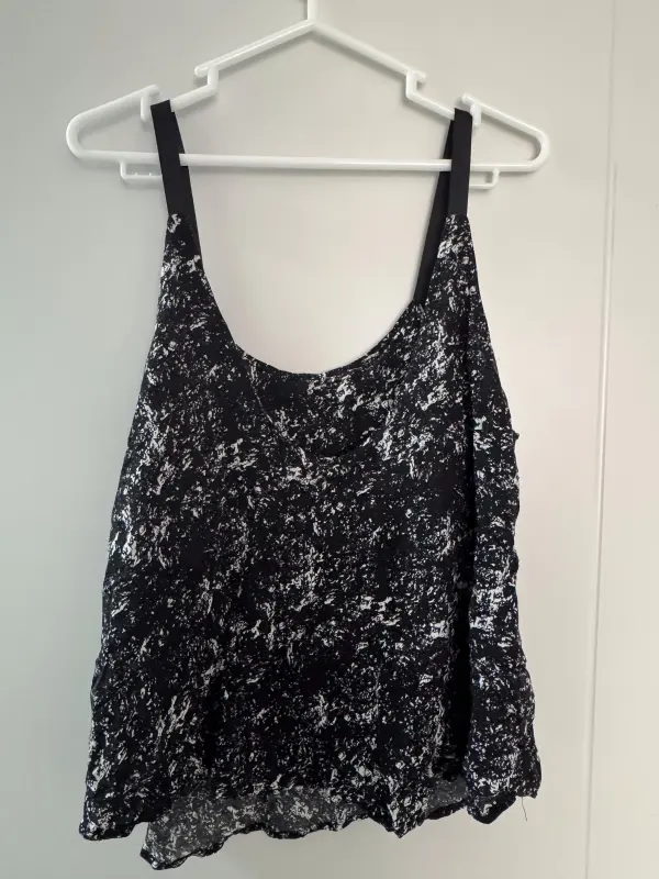 Blusa manga cero negro y blanco denimlab talla S