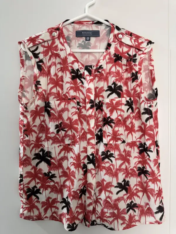 Blusa manga cero rojo y negro marca basement talla S