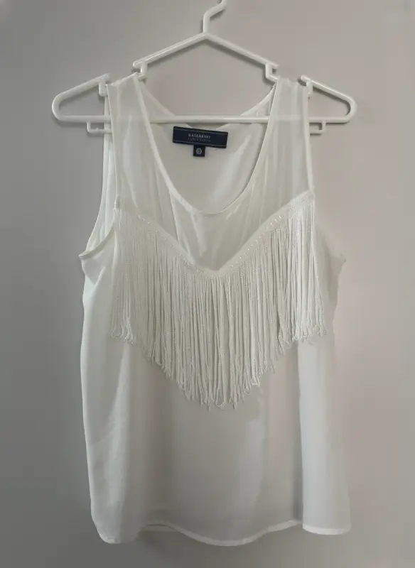 Blusa manga cero blanco marca basement talla M