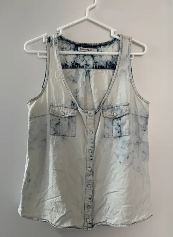 Blusa manga cero celeste y azul marca dunkelvolk talla M