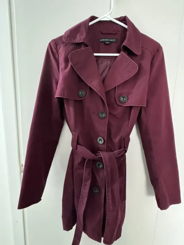Gabardina guinda talla M
