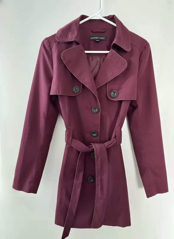 Gabardina guinda talla M