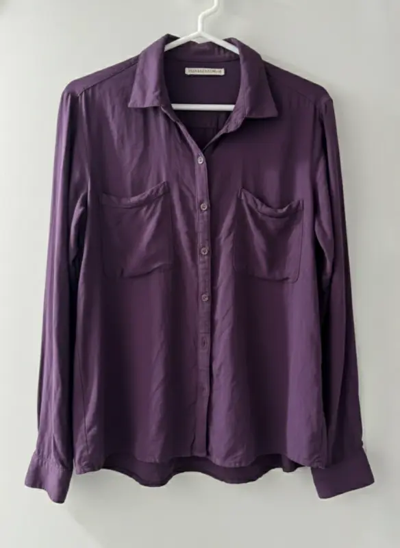 Blusa manga larga morado marca dunkelvolk talla M